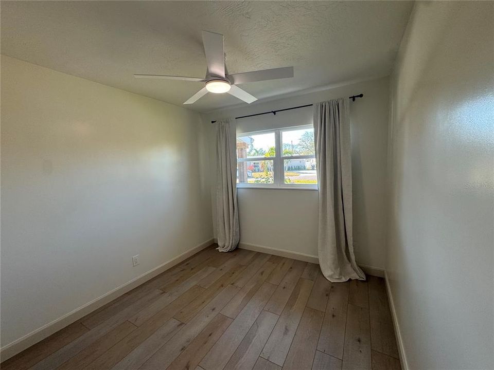 В аренду: $3,900 (4 спален, 2 ванн, 1690 Квадратных фут)