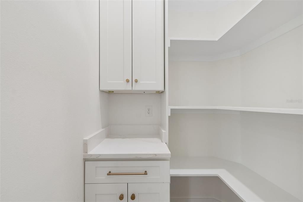 En Venta: $385,000 (3 camas, 2 baños, 1585 Pies cuadrados)