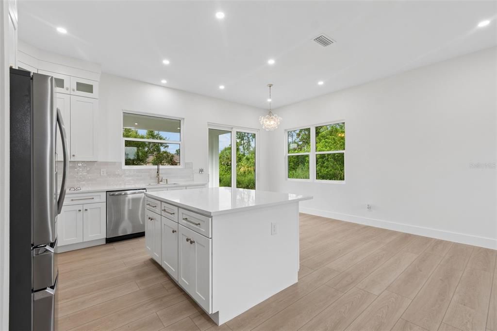 En Venta: $385,000 (3 camas, 2 baños, 1585 Pies cuadrados)
