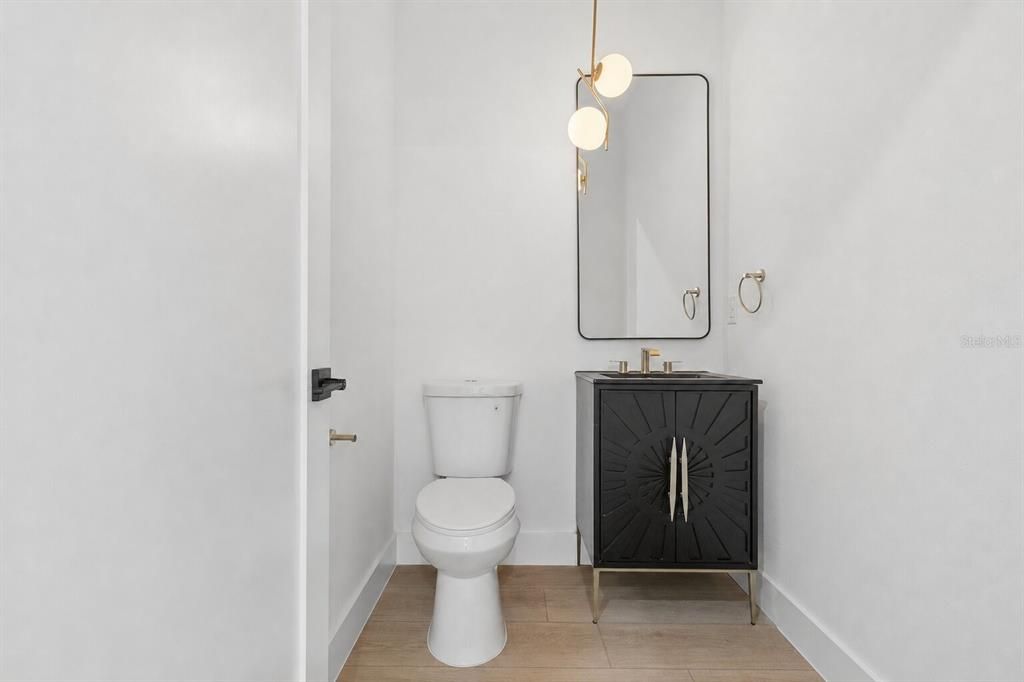 En Venta: $385,000 (3 camas, 2 baños, 1585 Pies cuadrados)