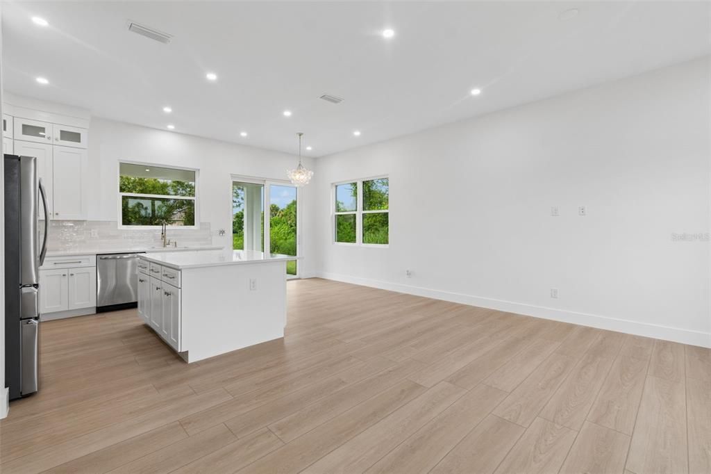 En Venta: $385,000 (3 camas, 2 baños, 1585 Pies cuadrados)
