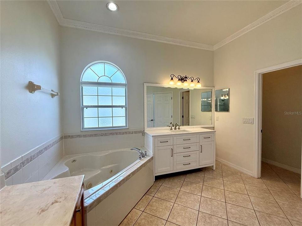 Active With Contract: $4,000 (5 beds, 3 baths, 3255 Square Feet)