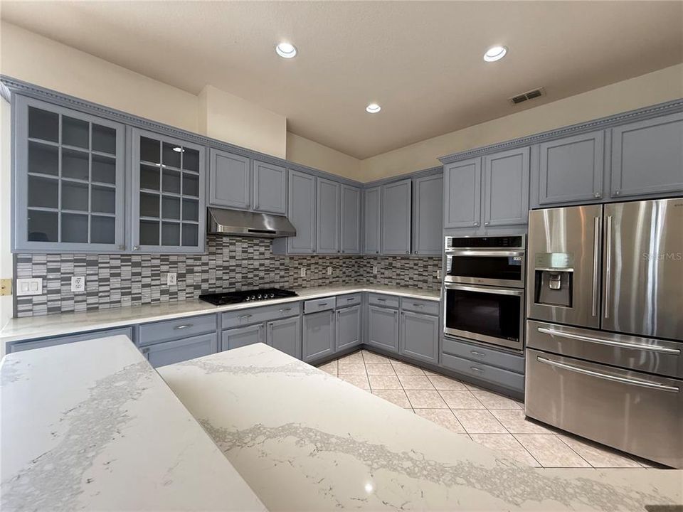 Active With Contract: $4,000 (5 beds, 3 baths, 3255 Square Feet)