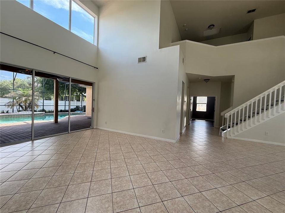 Active With Contract: $4,000 (5 beds, 3 baths, 3255 Square Feet)