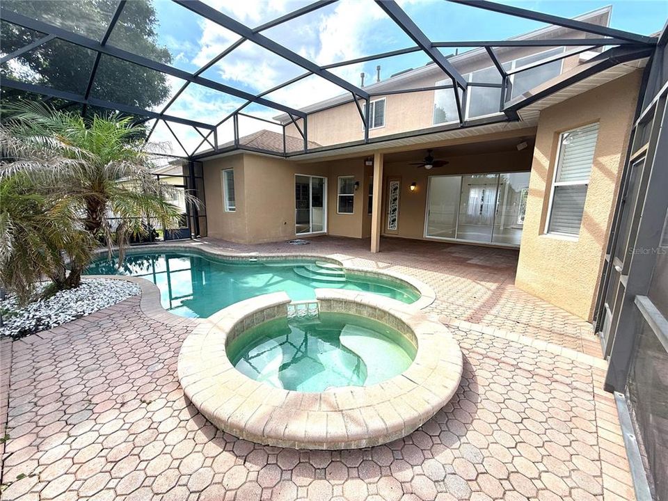 Active With Contract: $4,000 (5 beds, 3 baths, 3255 Square Feet)