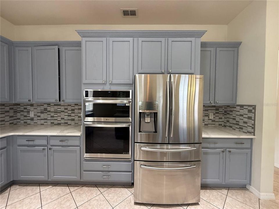 Active With Contract: $4,000 (5 beds, 3 baths, 3255 Square Feet)