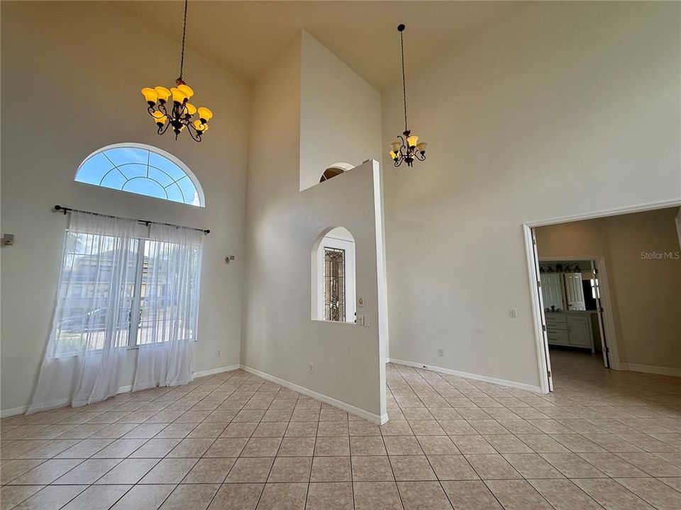 Active With Contract: $4,000 (5 beds, 3 baths, 3255 Square Feet)