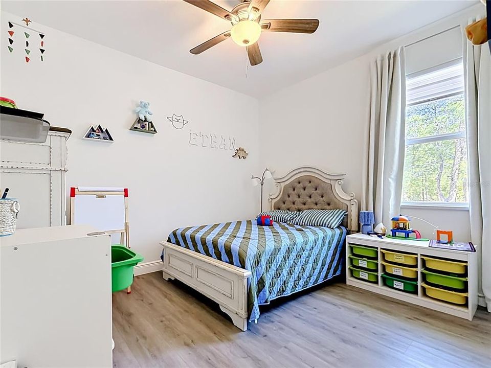На продажу: $429,999 (3 спален, 2 ванн, 1764 Квадратных фут)