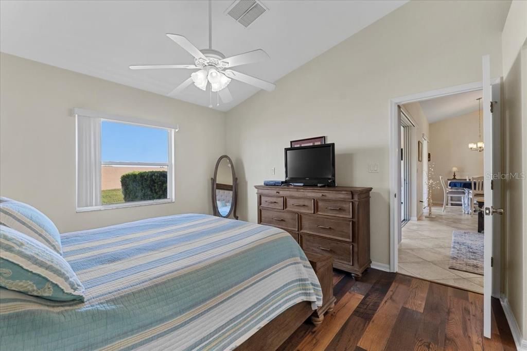For Rent: $2,200 (2 beds, 2 baths, 1285 Square Feet)