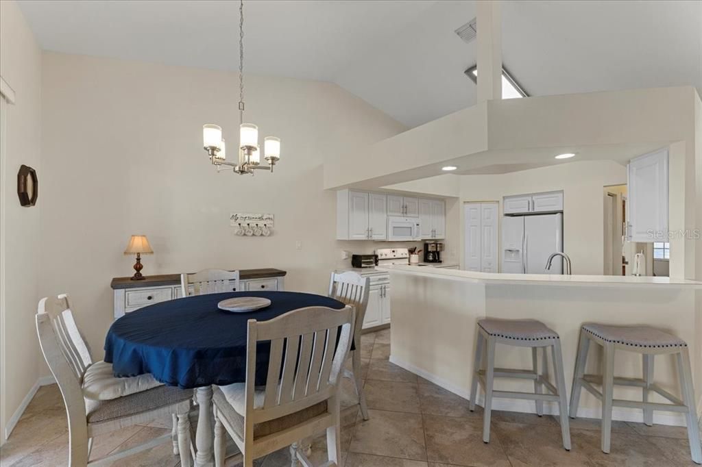 For Rent: $2,200 (2 beds, 2 baths, 1285 Square Feet)