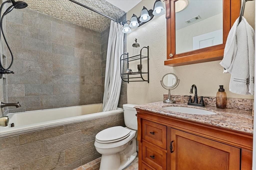 For Rent: $2,200 (2 beds, 2 baths, 1285 Square Feet)