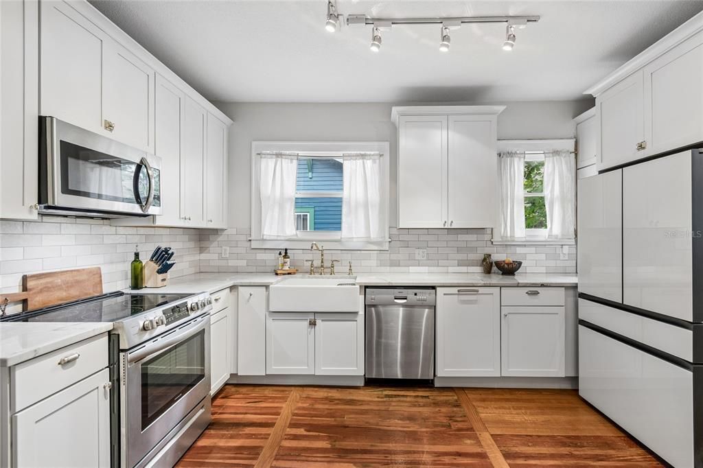 For Sale: $524,999 (2 beds, 2 baths, 1558 Square Feet)