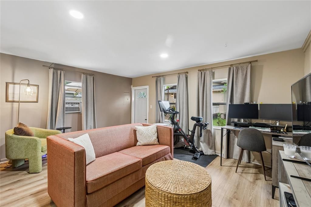 For Sale: $524,999 (2 beds, 2 baths, 1558 Square Feet)