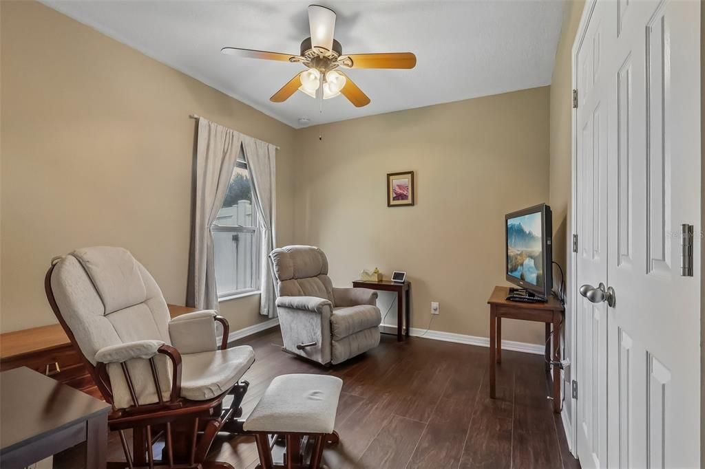 На продажу: $365,000 (4 спален, 2 ванн, 1932 Квадратных фут)