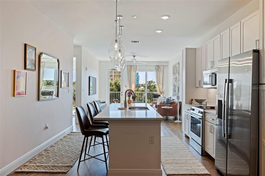 For Sale: $550,000 (2 beds, 2 baths, 1355 Square Feet)