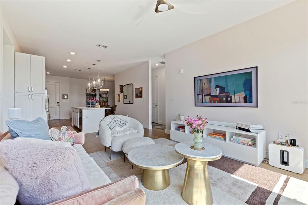 For Sale: $550,000 (2 beds, 2 baths, 1355 Square Feet)