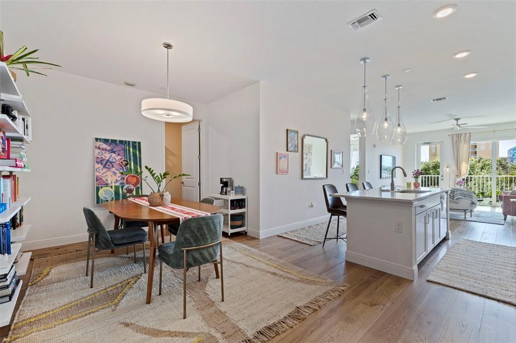 For Sale: $550,000 (2 beds, 2 baths, 1355 Square Feet)