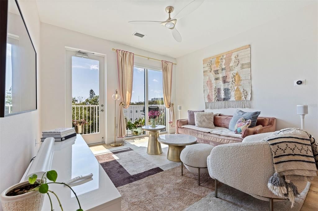 For Sale: $550,000 (2 beds, 2 baths, 1355 Square Feet)