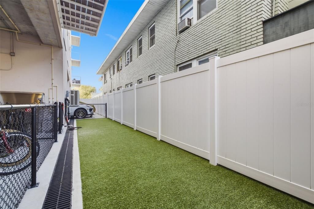 For Sale: $550,000 (2 beds, 2 baths, 1355 Square Feet)