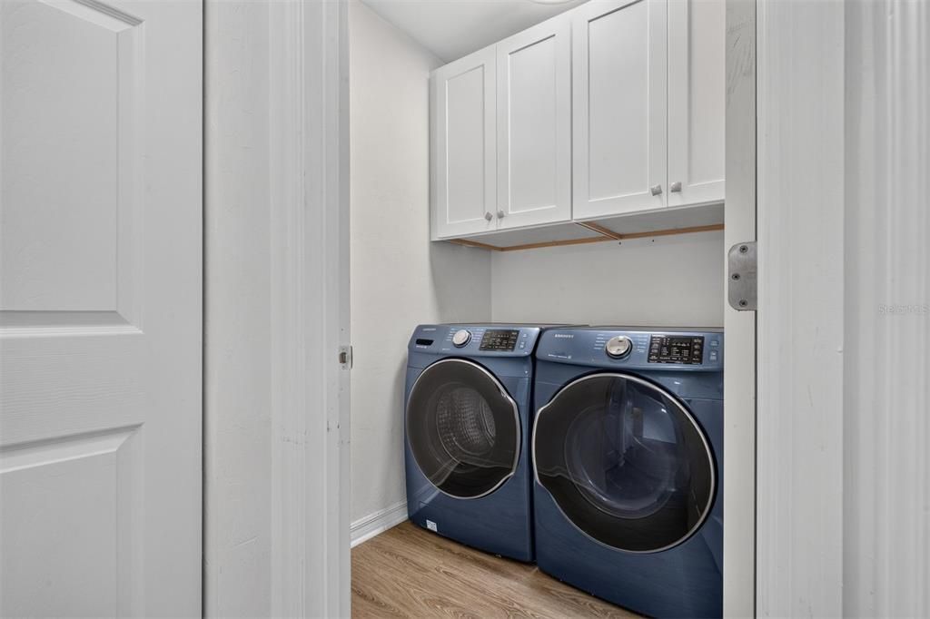 En Venta: $385,000 (4 camas, 2 baños, 1703 Pies cuadrados)