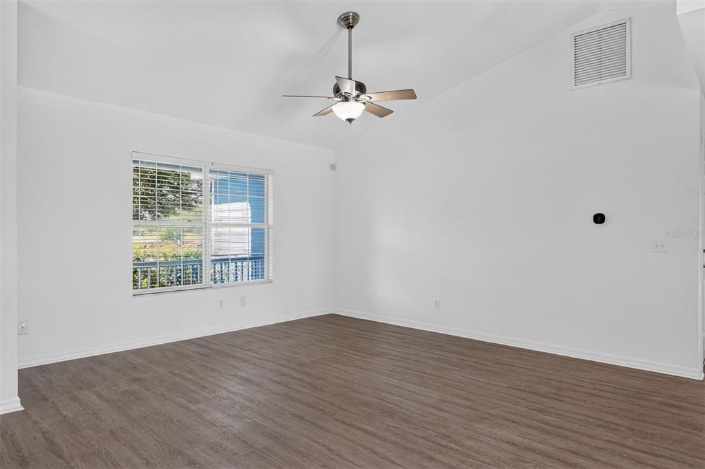 En Venta: $385,000 (4 camas, 2 baños, 1703 Pies cuadrados)