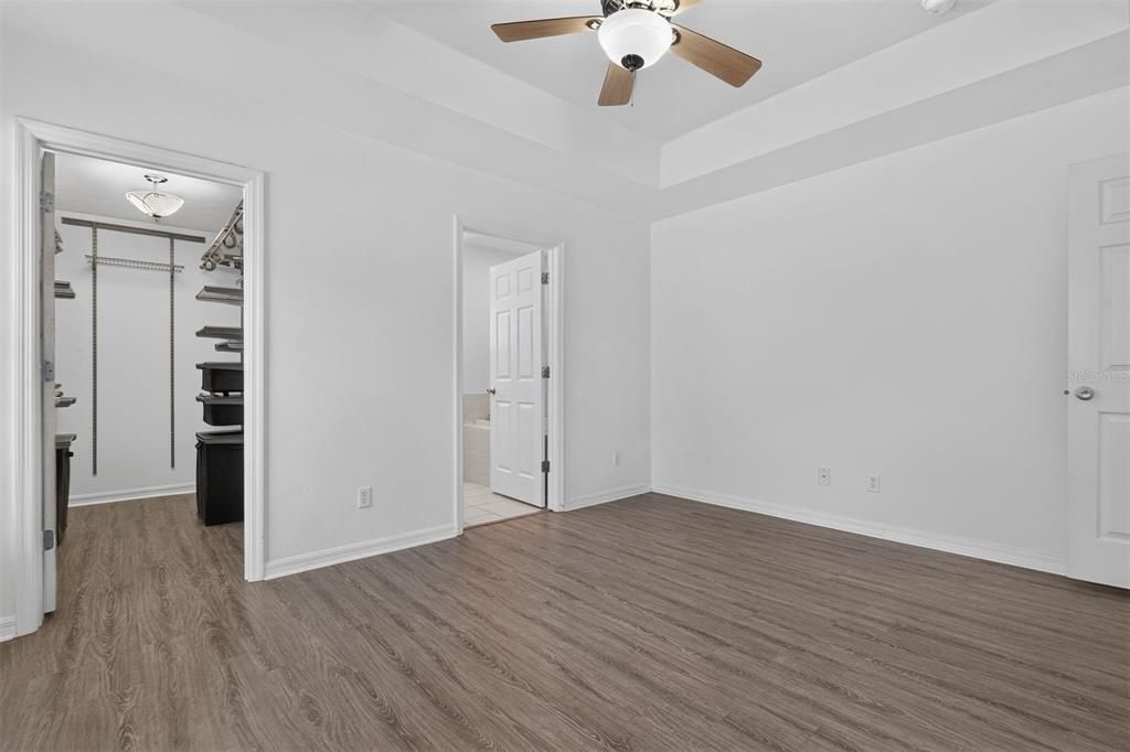 En Venta: $385,000 (4 camas, 2 baños, 1703 Pies cuadrados)