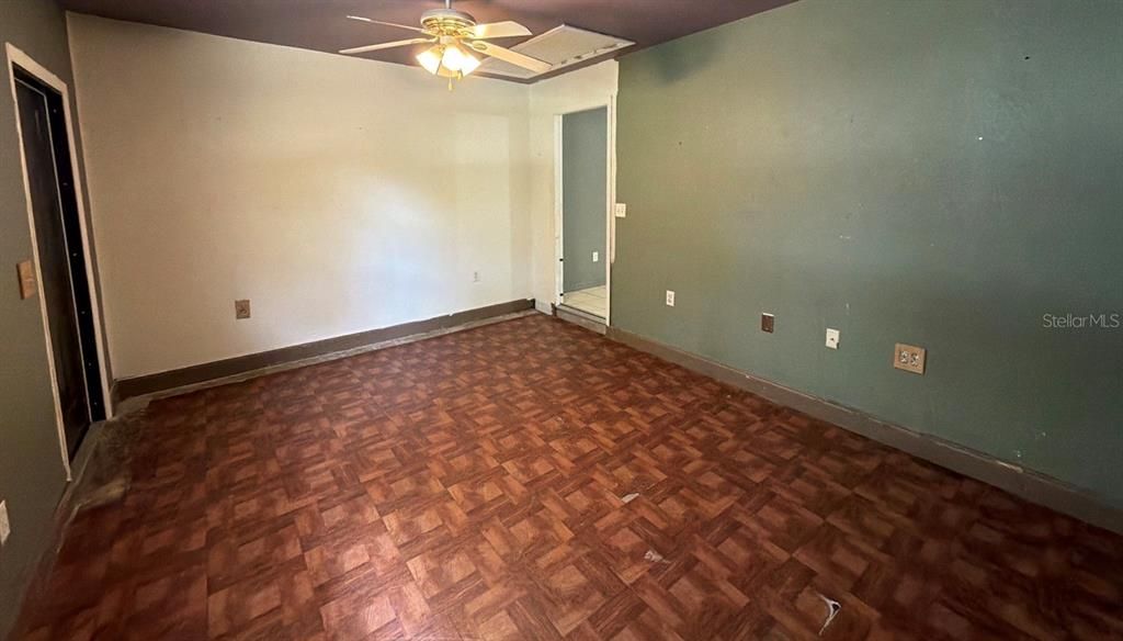For Sale: $185,500 (3 beds, 2 baths, 1232 Square Feet)