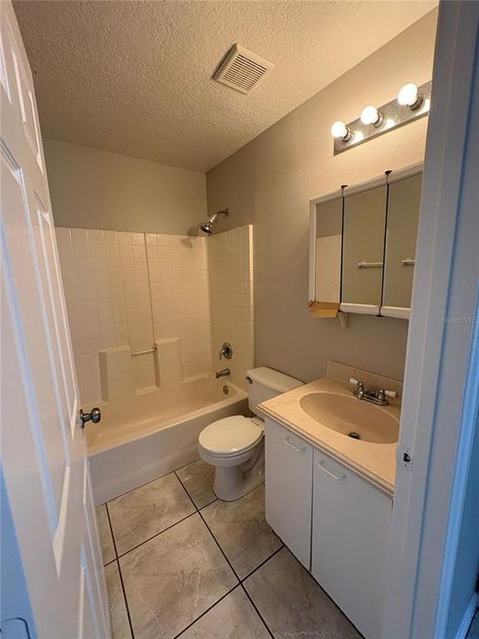 В аренду: $1,795 (3 спален, 2 ванн, 1566 Квадратных фут)