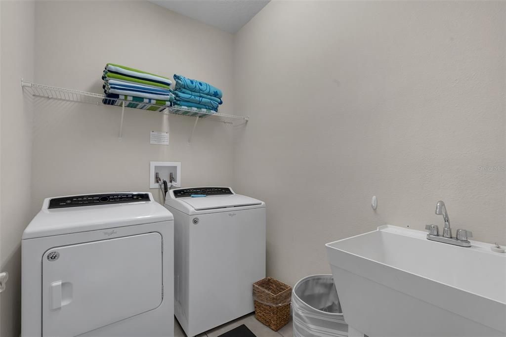 En Venta: $640,000 (6 camas, 5 baños, 2921 Pies cuadrados)