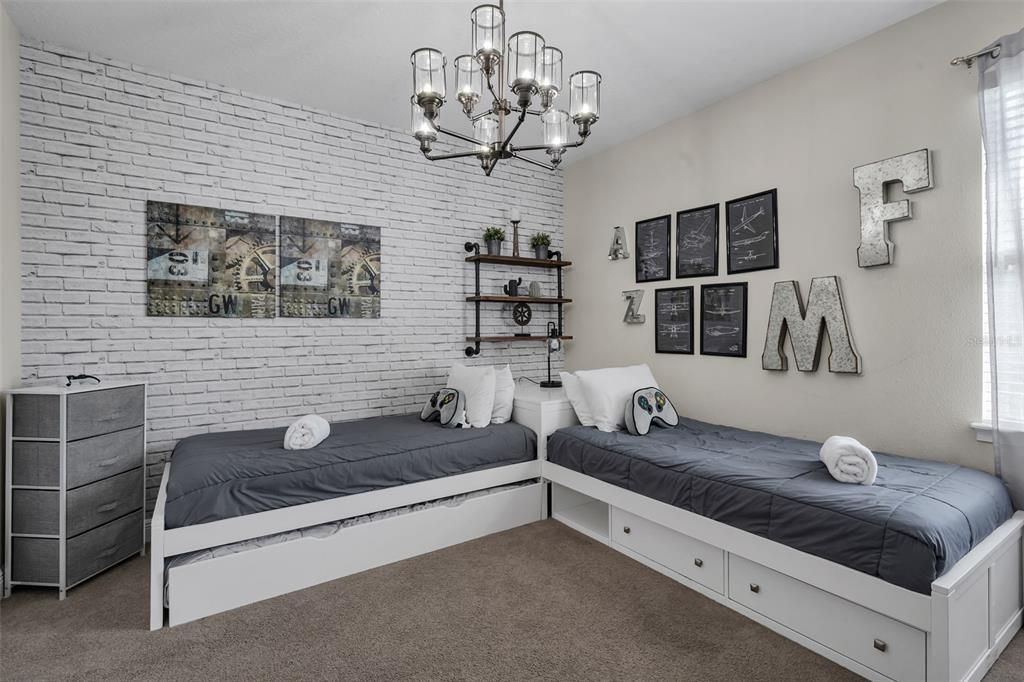 En Venta: $640,000 (6 camas, 5 baños, 2921 Pies cuadrados)