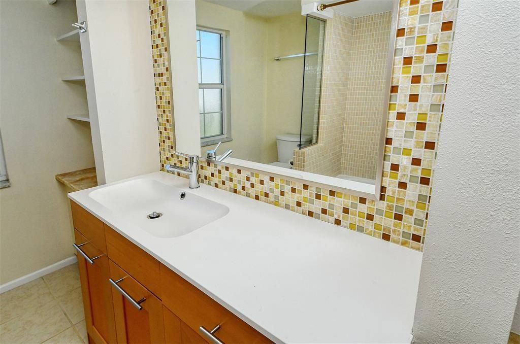 В аренду: $2,400 (3 спален, 2 ванн, 1402 Квадратных фут)