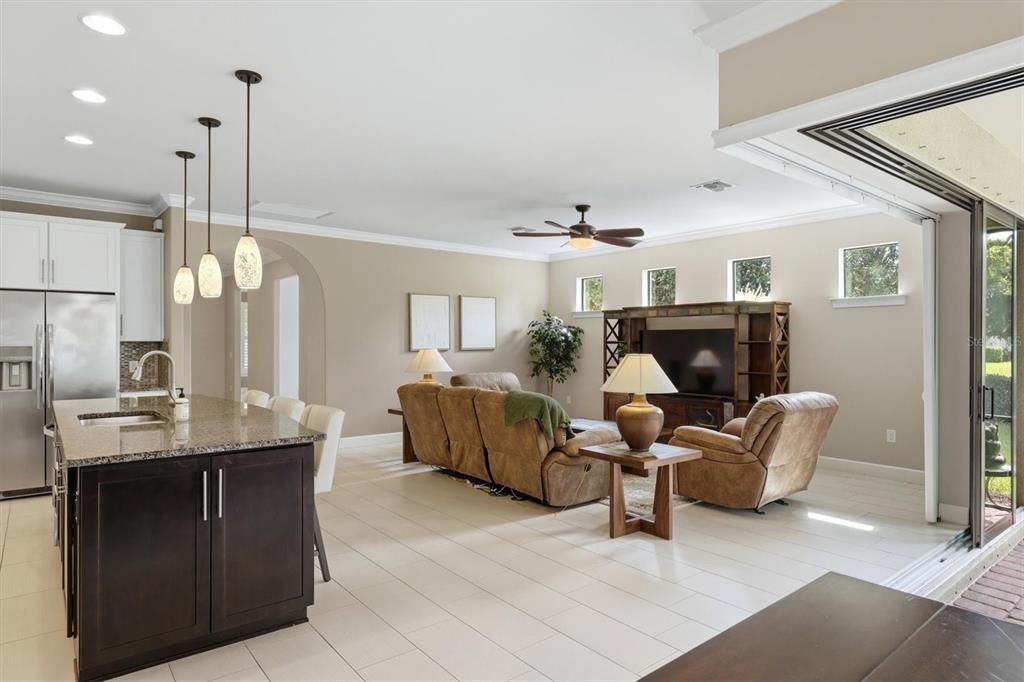 En Venta: $619,000 (2 camas, 2 baños, 1833 Pies cuadrados)