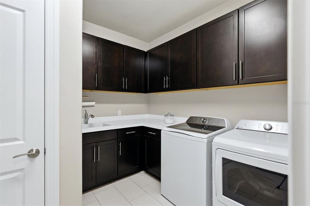 En Venta: $619,000 (2 camas, 2 baños, 1833 Pies cuadrados)