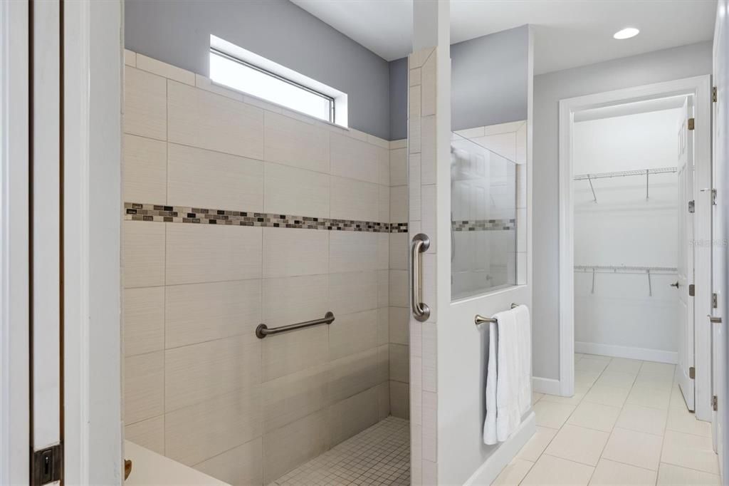 En Venta: $619,000 (2 camas, 2 baños, 1833 Pies cuadrados)