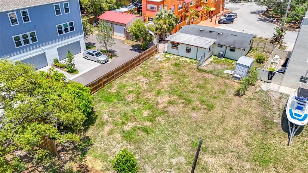 For Sale: $1,150,000 (0.22 acres)