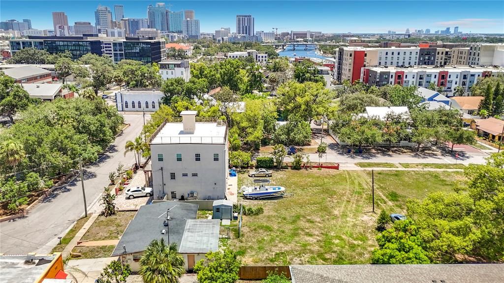 For Sale: $1,150,000 (0.22 acres)