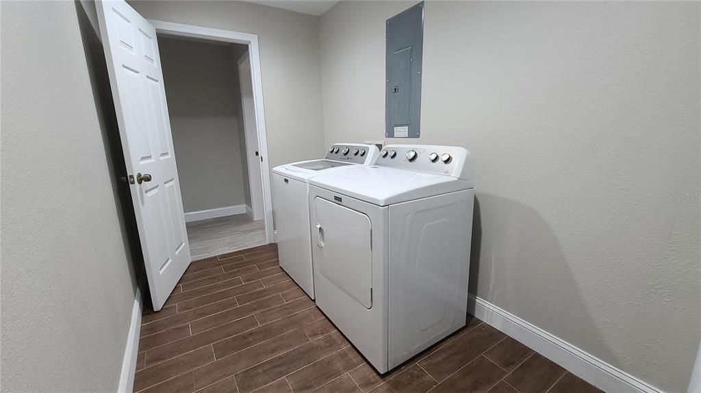 For Rent: $2,900 (4 beds, 2 baths, 1797 Square Feet)