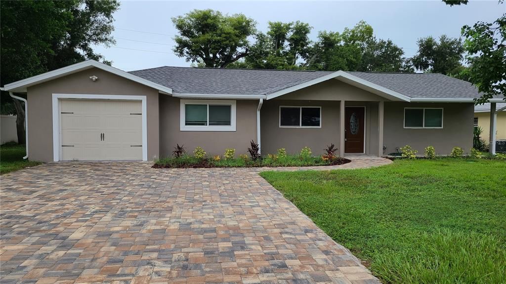 For Rent: $2,900 (4 beds, 2 baths, 1797 Square Feet)