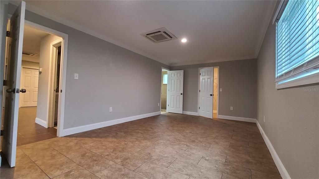 For Rent: $2,900 (4 beds, 2 baths, 1797 Square Feet)