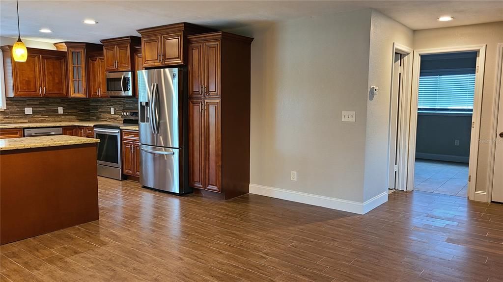 For Rent: $2,900 (4 beds, 2 baths, 1797 Square Feet)