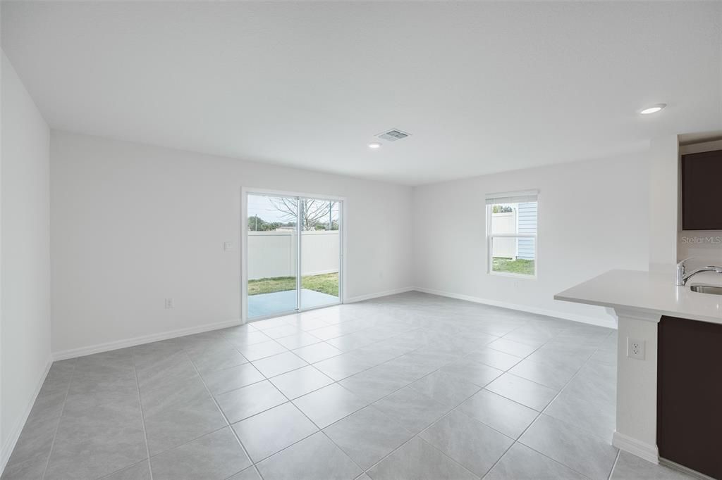 For Rent: $1,645 (3 beds, 2 baths, 1505 Square Feet)
