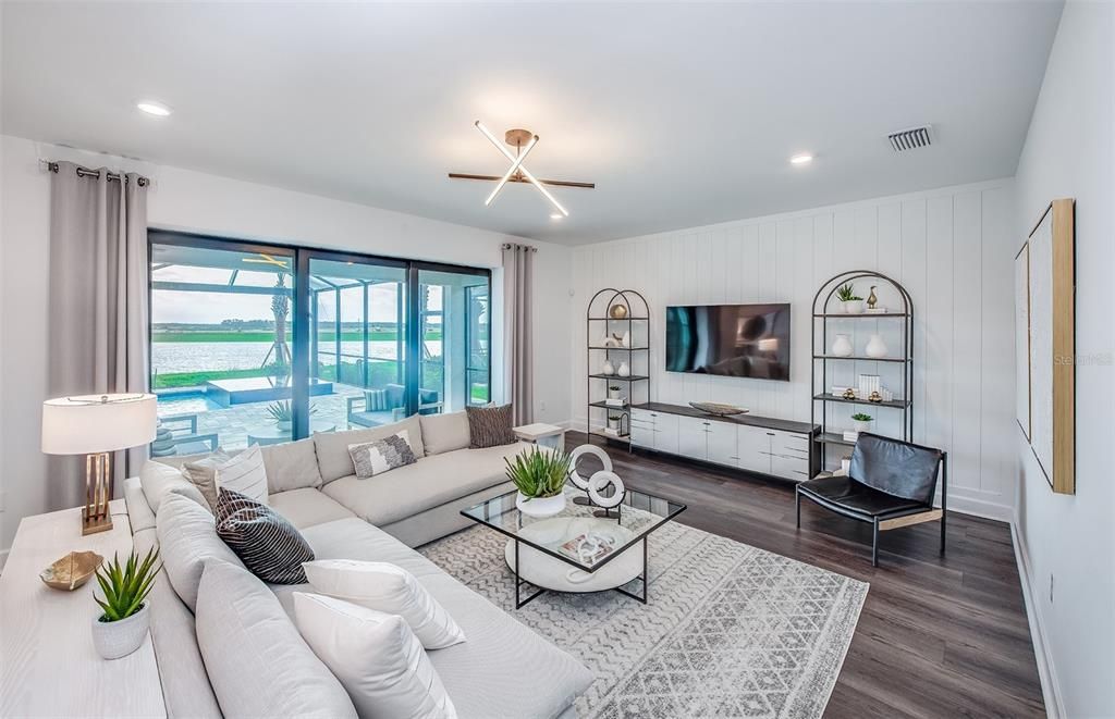 Active With Contract: $1,060,665 (5 beds, 4 baths, 3416 Square Feet)