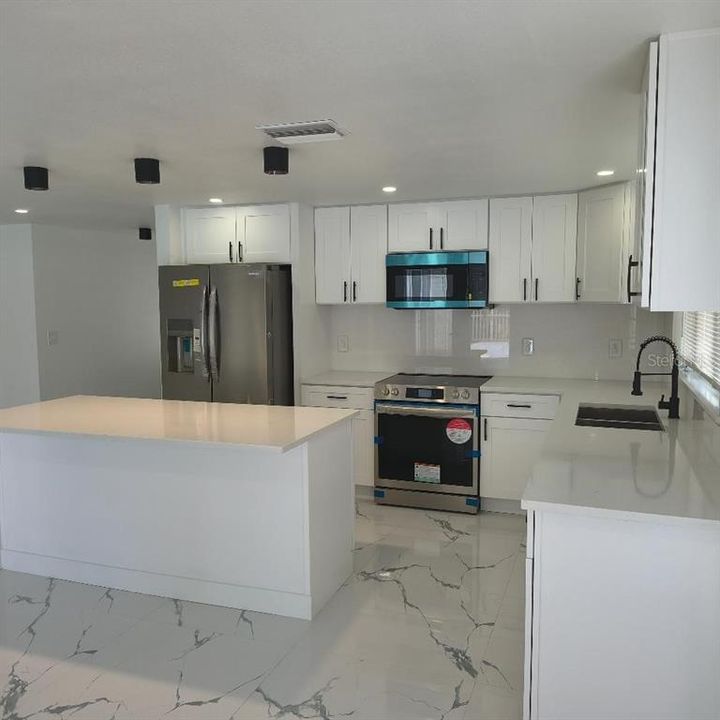 На продажу: $549,900 (4 спален, 3 ванн, 1505 Квадратных фут)