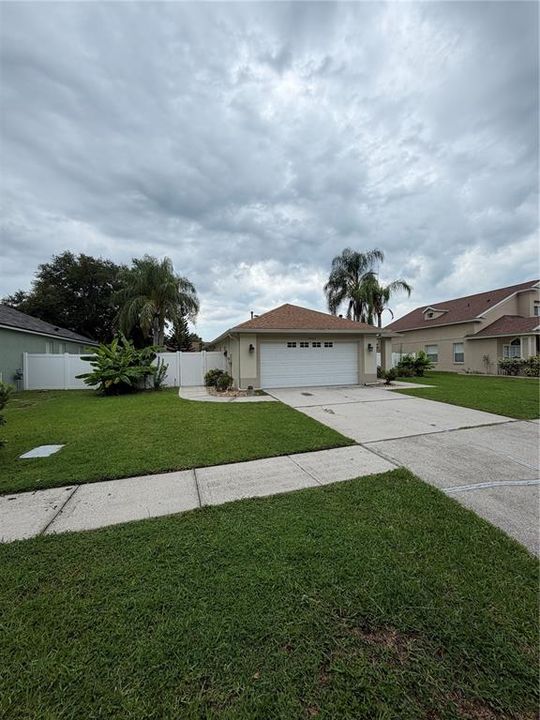 For Rent: $2,300 (3 beds, 2 baths, 1254 Square Feet)