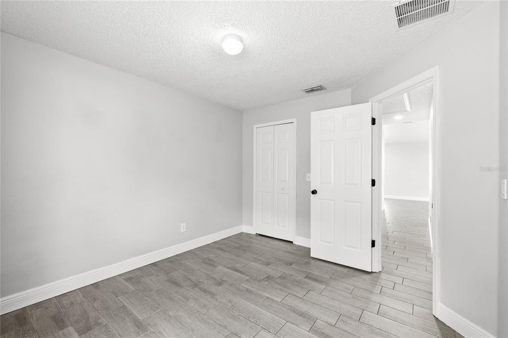 Activo con contrato: $340,000 (4 camas, 2 baños, 1925 Pies cuadrados)
