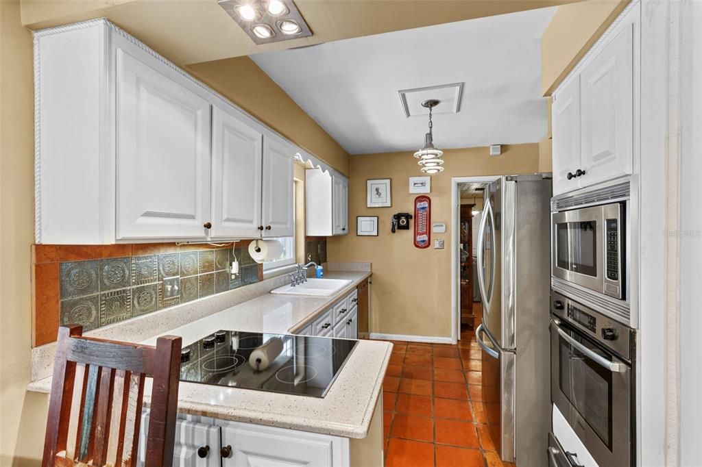 For Sale: $699,000 (3 beds, 2 baths, 1497 Square Feet)