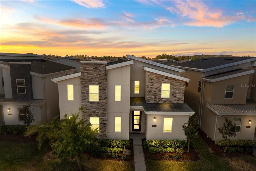 En Venta: $989,000 (9 camas, 5 baños, 4289 Pies cuadrados)