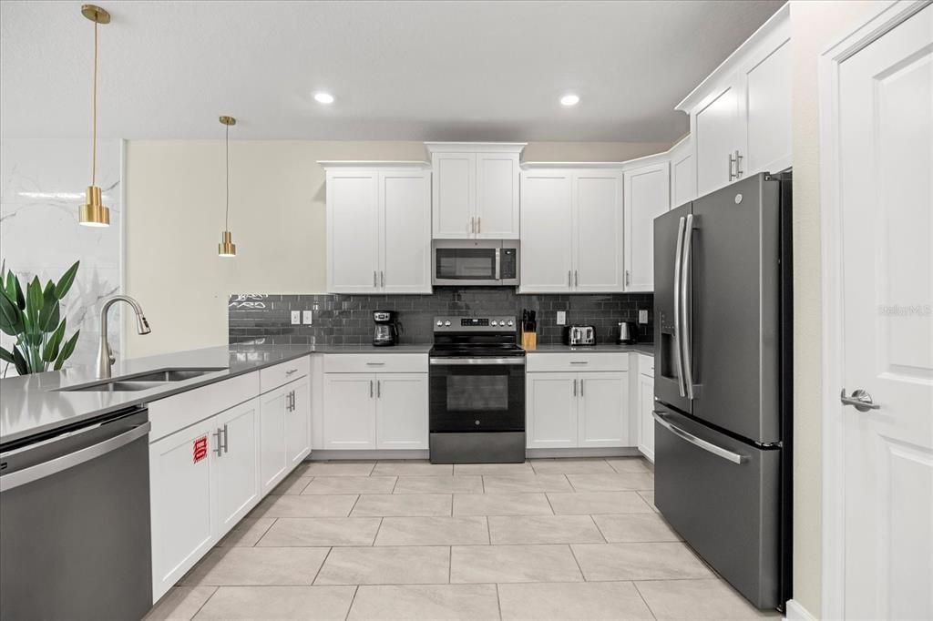 En Venta: $989,000 (9 camas, 5 baños, 4289 Pies cuadrados)