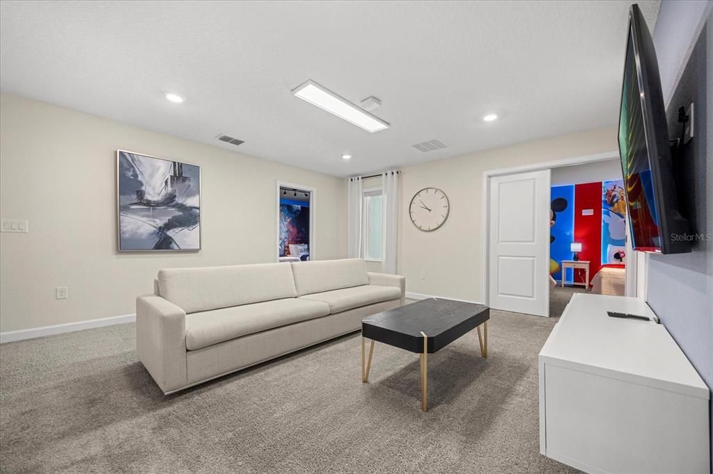 En Venta: $989,000 (9 camas, 5 baños, 4289 Pies cuadrados)