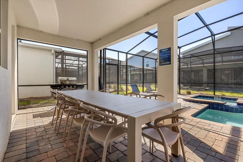 En Venta: $989,000 (9 camas, 5 baños, 4289 Pies cuadrados)